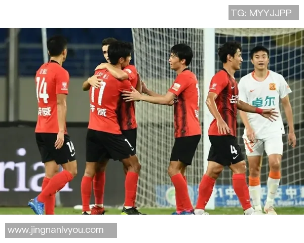 重庆篮球队意识争议引发热议球迷对战术与团队配合的不同看法