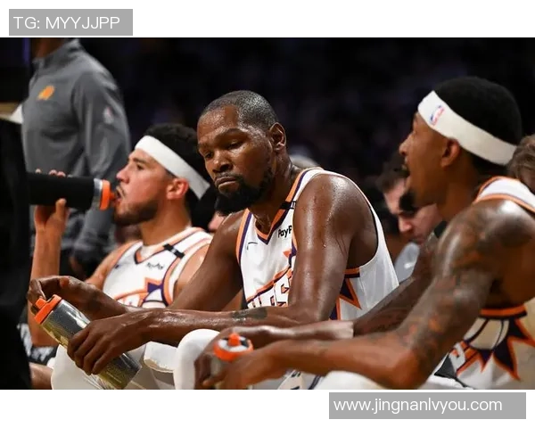 勇士与马刺激战11月19日NBA赛场精彩对决引发球迷热议